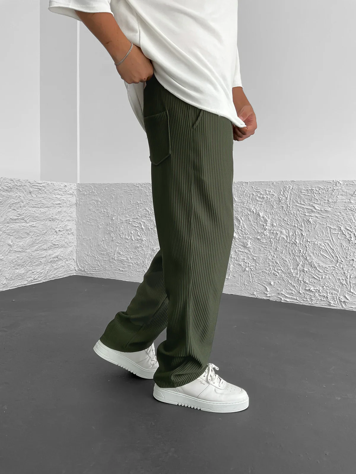 Liam™  | Ribbed Relaxed Fit Trousers