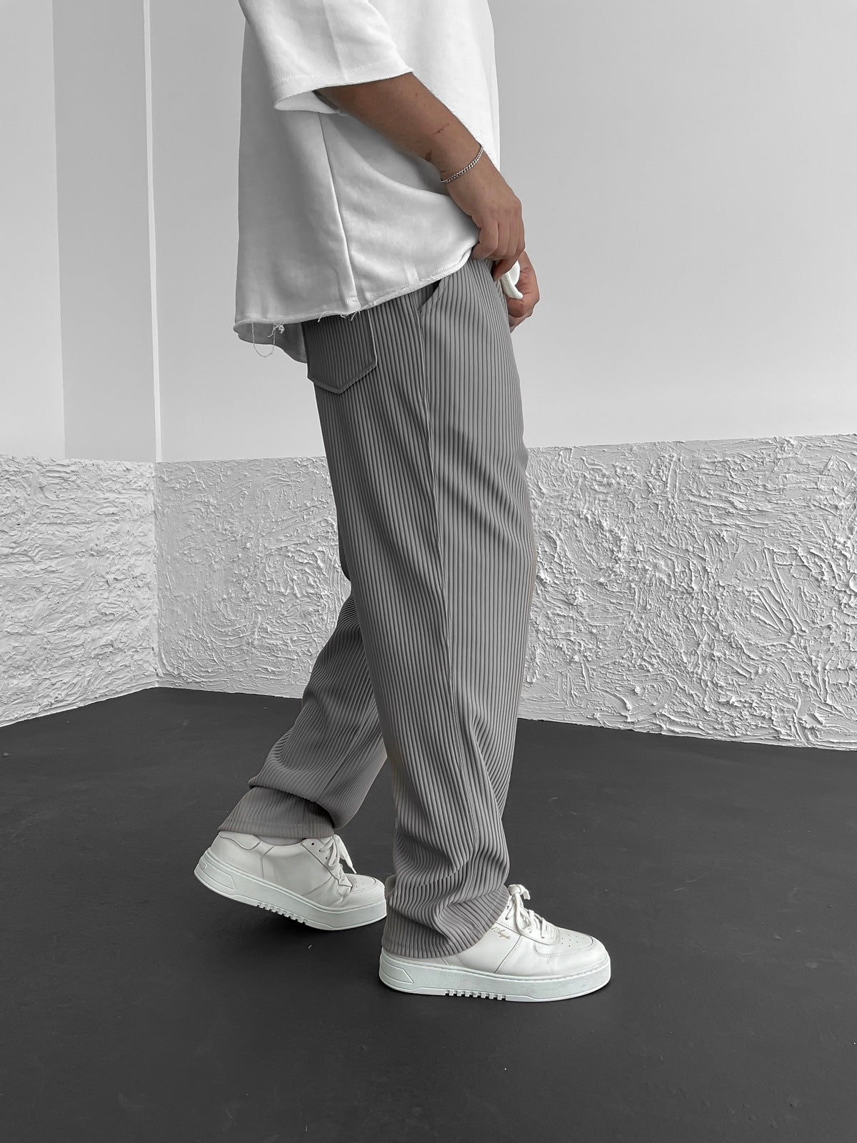 Liam™  | Ribbed Relaxed Fit Trousers